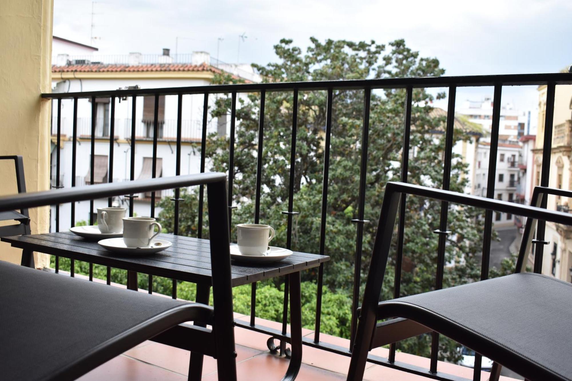 En El Centro Con Parking Y Terraza Apartamento