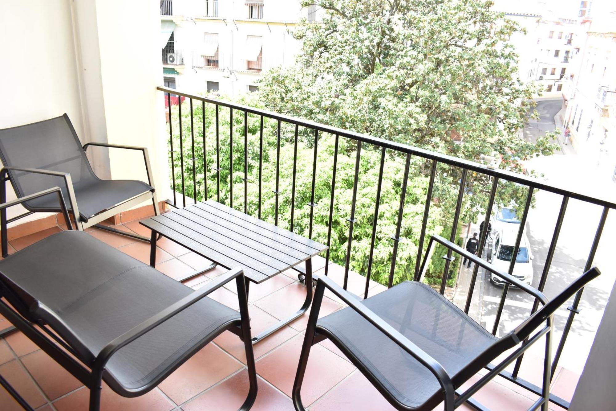 En El Centro Con Parking Y Terraza *